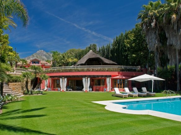 beachfront villa golden mile
