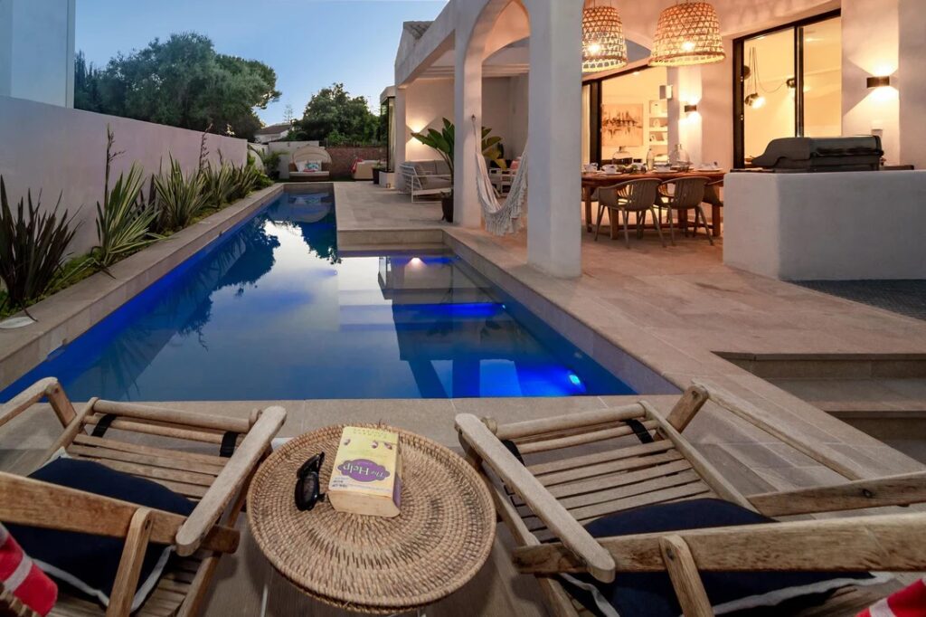 Mansion Pool