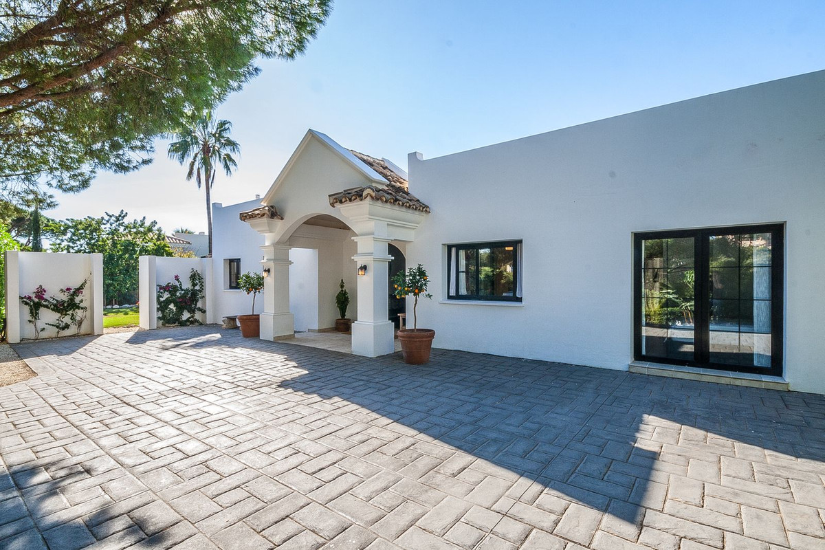 Elviria 3 bedroom rental villa (28)